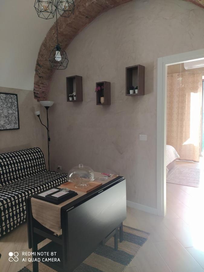 Cortile Pantaleone Holiday Home Catania Bagian luar foto